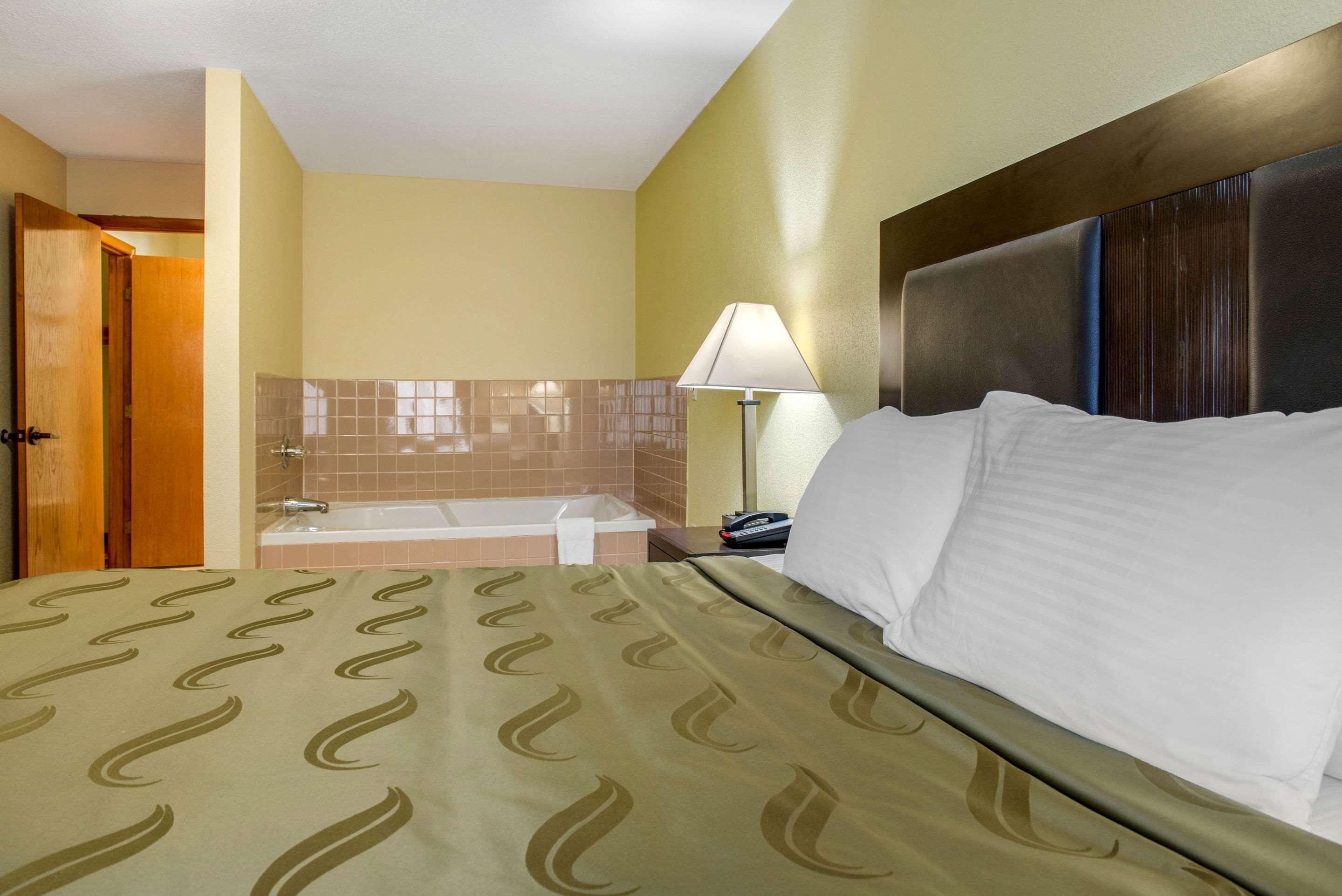 Quality Inn Bloomington Near University Екстериор снимка