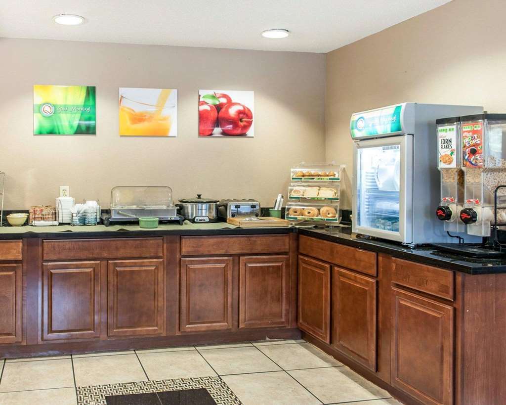 Quality Inn Bloomington Near University Ресторант снимка