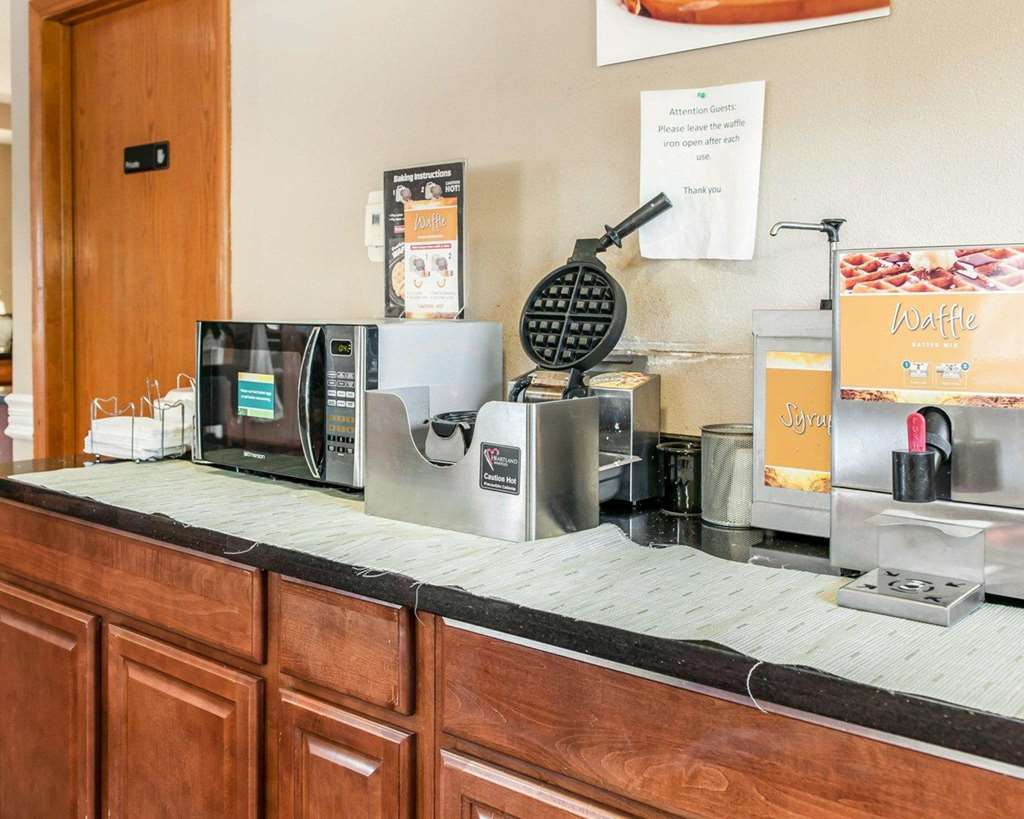 Quality Inn Bloomington Near University Ресторант снимка